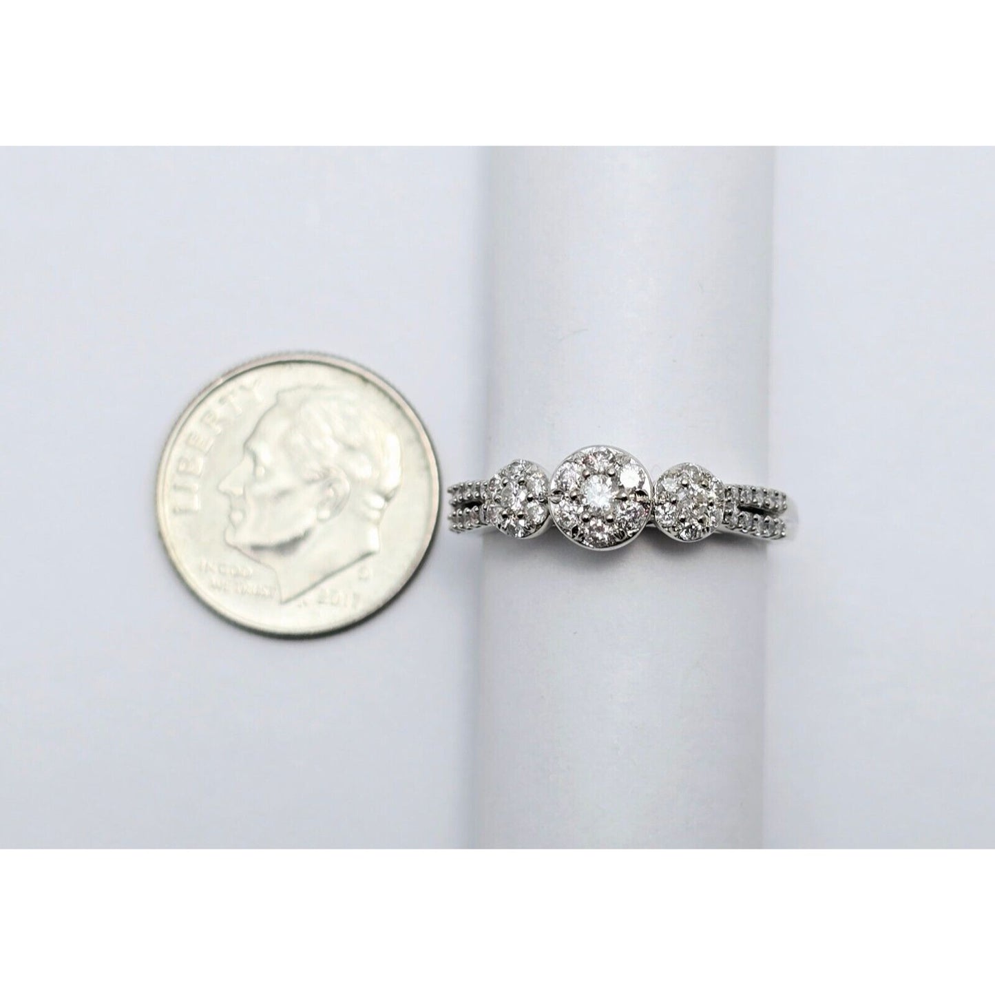 10K White Gold Round Cut Diamond Ring