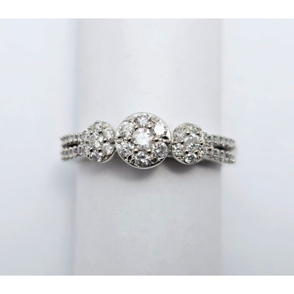 10K White Gold Round Cut Diamond Ring