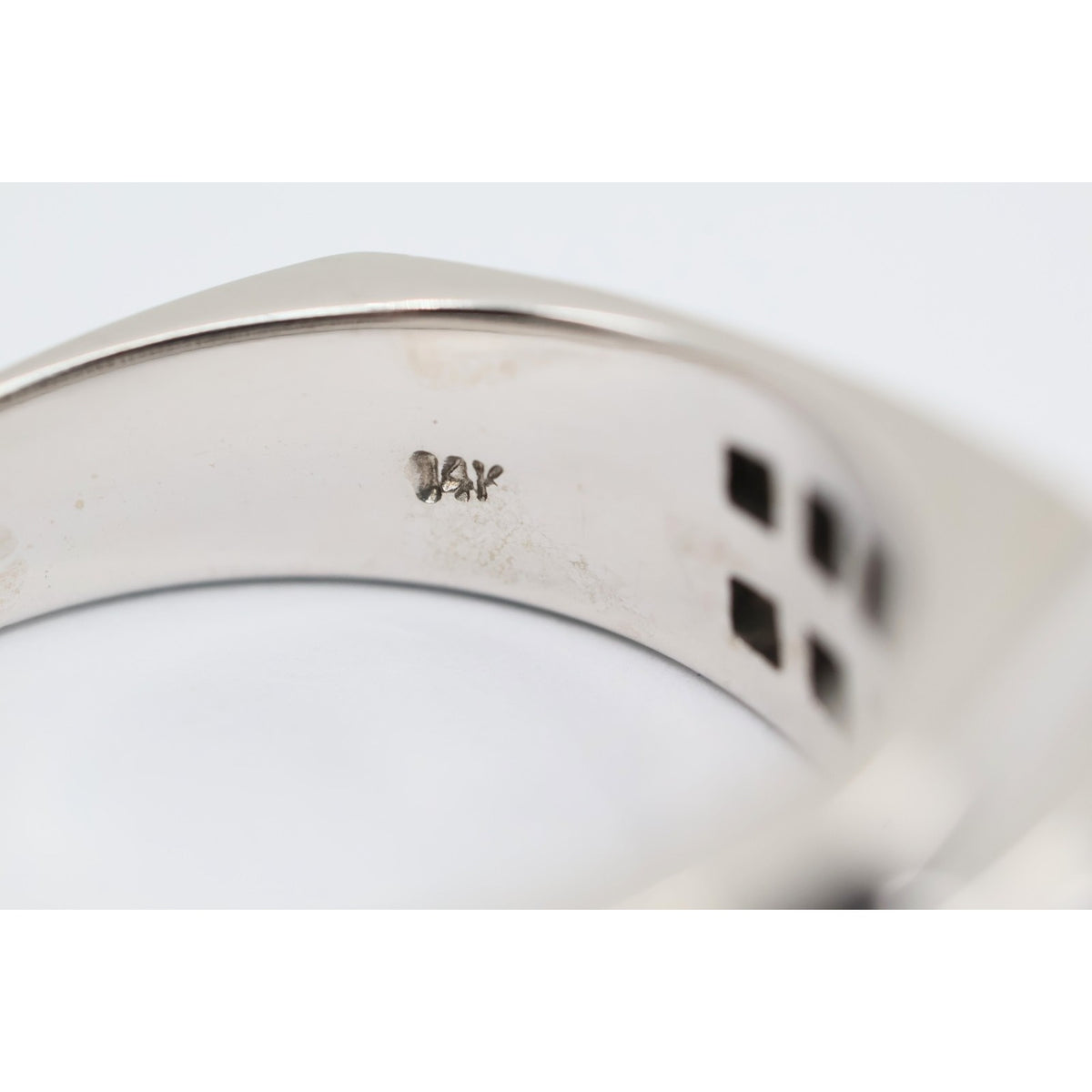 14K White Gold Princess Cut Invisible Setting Diamond Ring