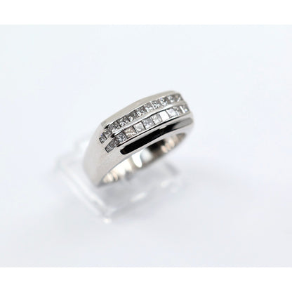 14K White Gold Princess Cut Invisible Setting Diamond Ring