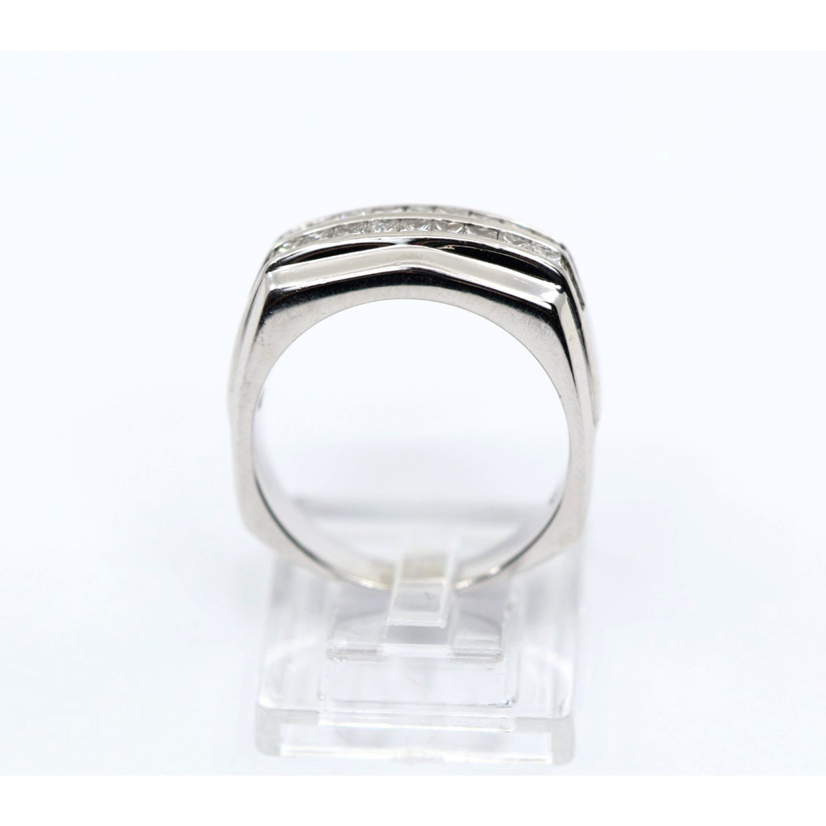 14K White Gold Princess Cut Invisible Setting Diamond Ring