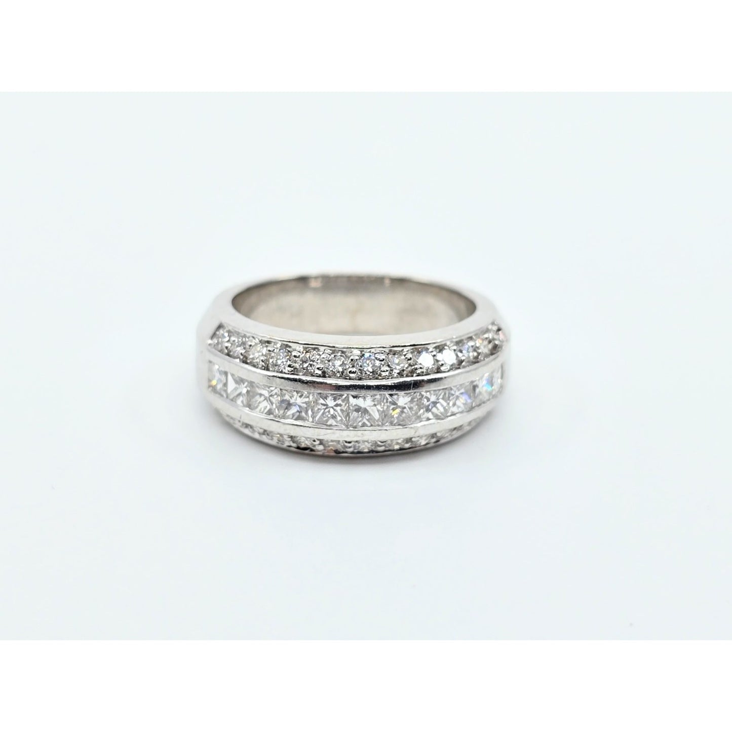 18K White Gold Princess & Round Cut Diamond Band Ring