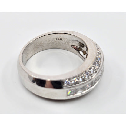 18K White Gold Princess & Round Cut Diamond Band Ring