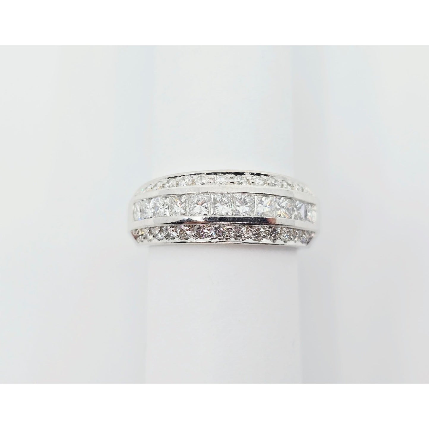 18K White Gold Princess & Round Cut Diamond Band Ring