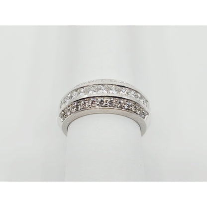18K White Gold Princess & Round Cut Diamond Band Ring