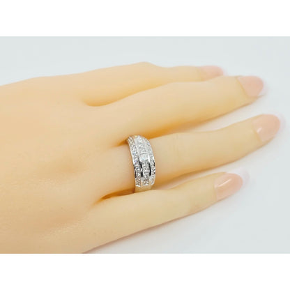 18K White Gold Princess & Round Cut Diamond Band Ring