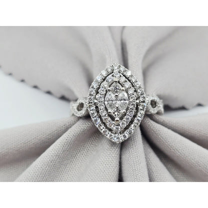 18K White Gold Diamond Engagement Marquise Shaped Ring