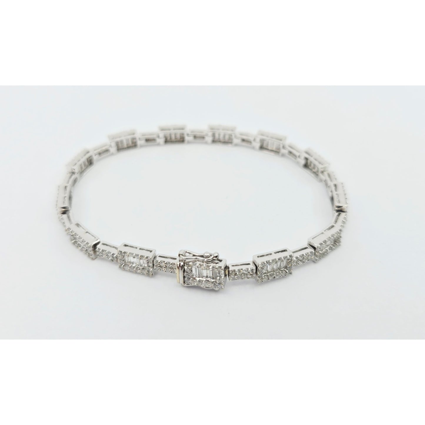 18K White Gold Diamond Tennis Link Bracelet