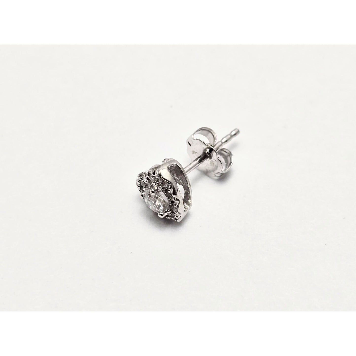 Single 10K White Gold Heart Shaped Round Cut Diamond Stud Earring