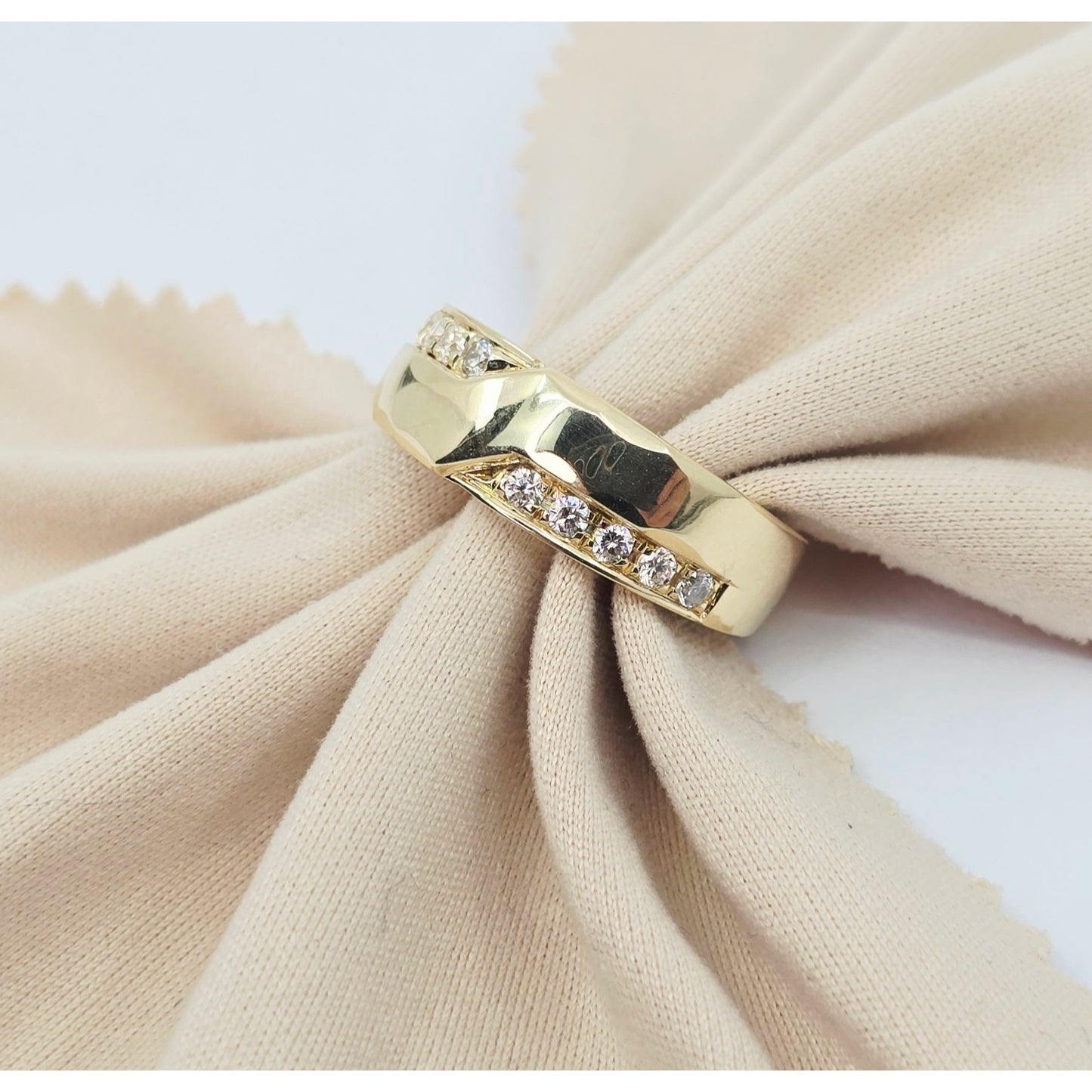 14K Yellow Gold Round CZ Wedding Band Ring