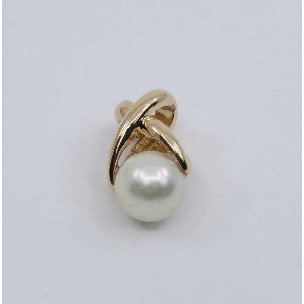 14K Yellow Gold Crossover Loop Design Pearl Charm Pendant