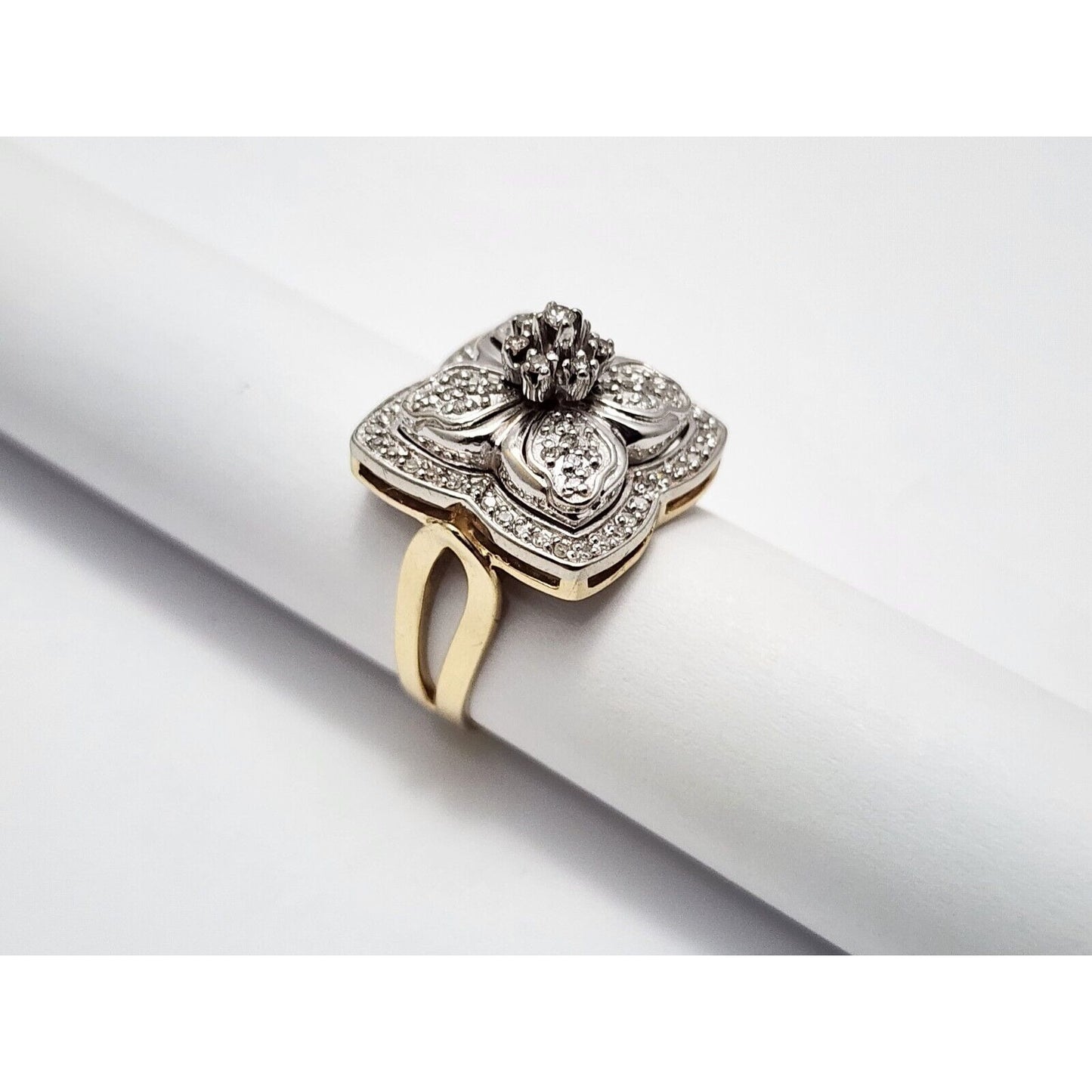 14K Two Tone Gold Flower Style Diamond Ring