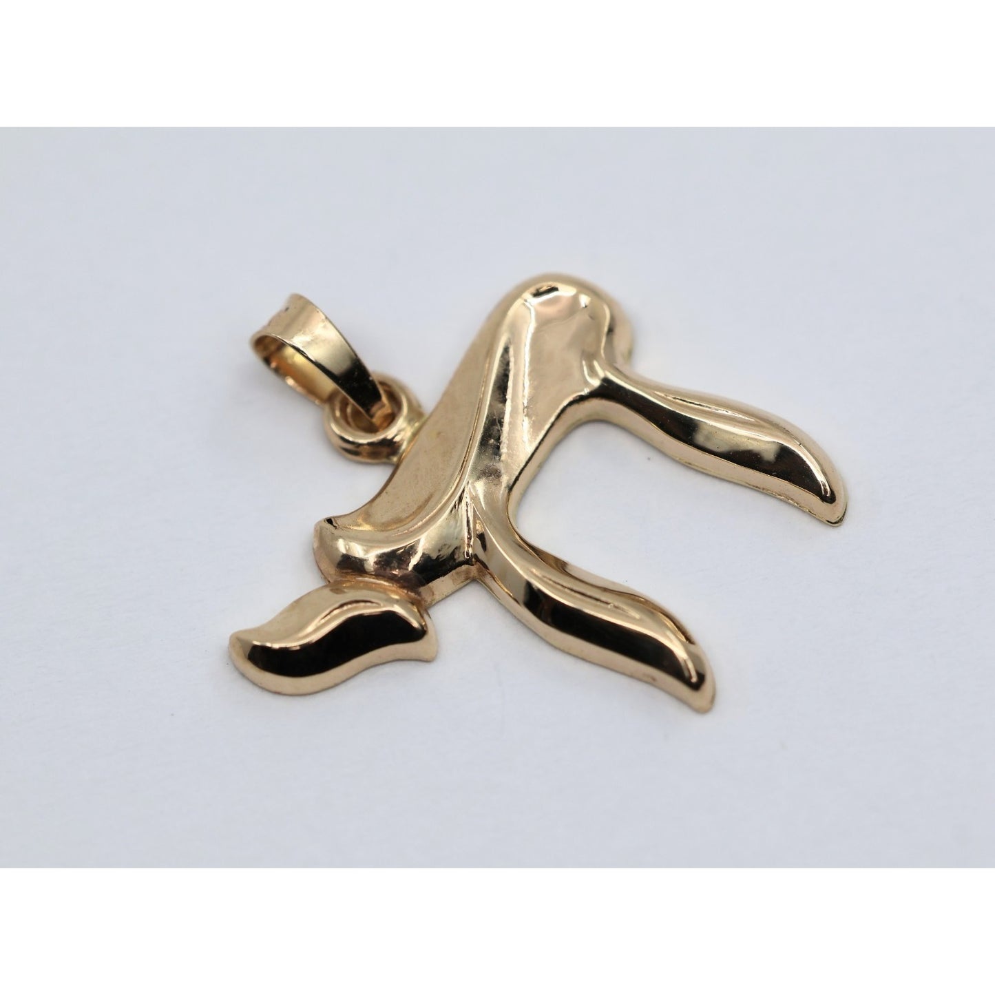 14K Yellow Gold Religious Hebrew Letter Jewish Chai Charm Pendant