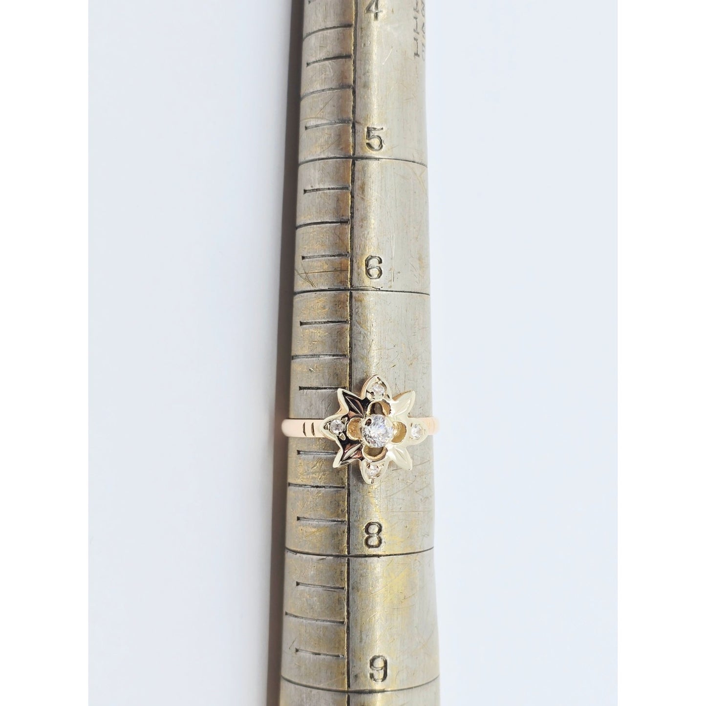 Vintage 14K Two Tone Gold Star Shaped CZ Ring