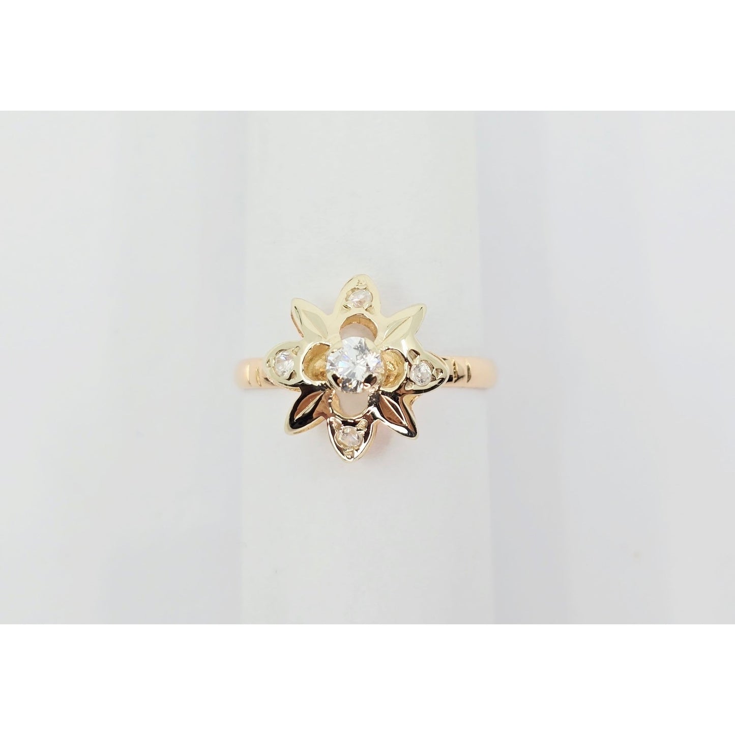 Vintage 14K Two Tone Gold Star Shaped CZ Ring