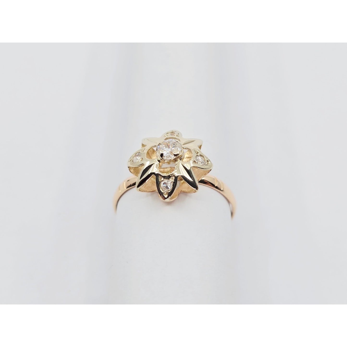 Vintage 14K Two Tone Gold Star Shaped CZ Ring