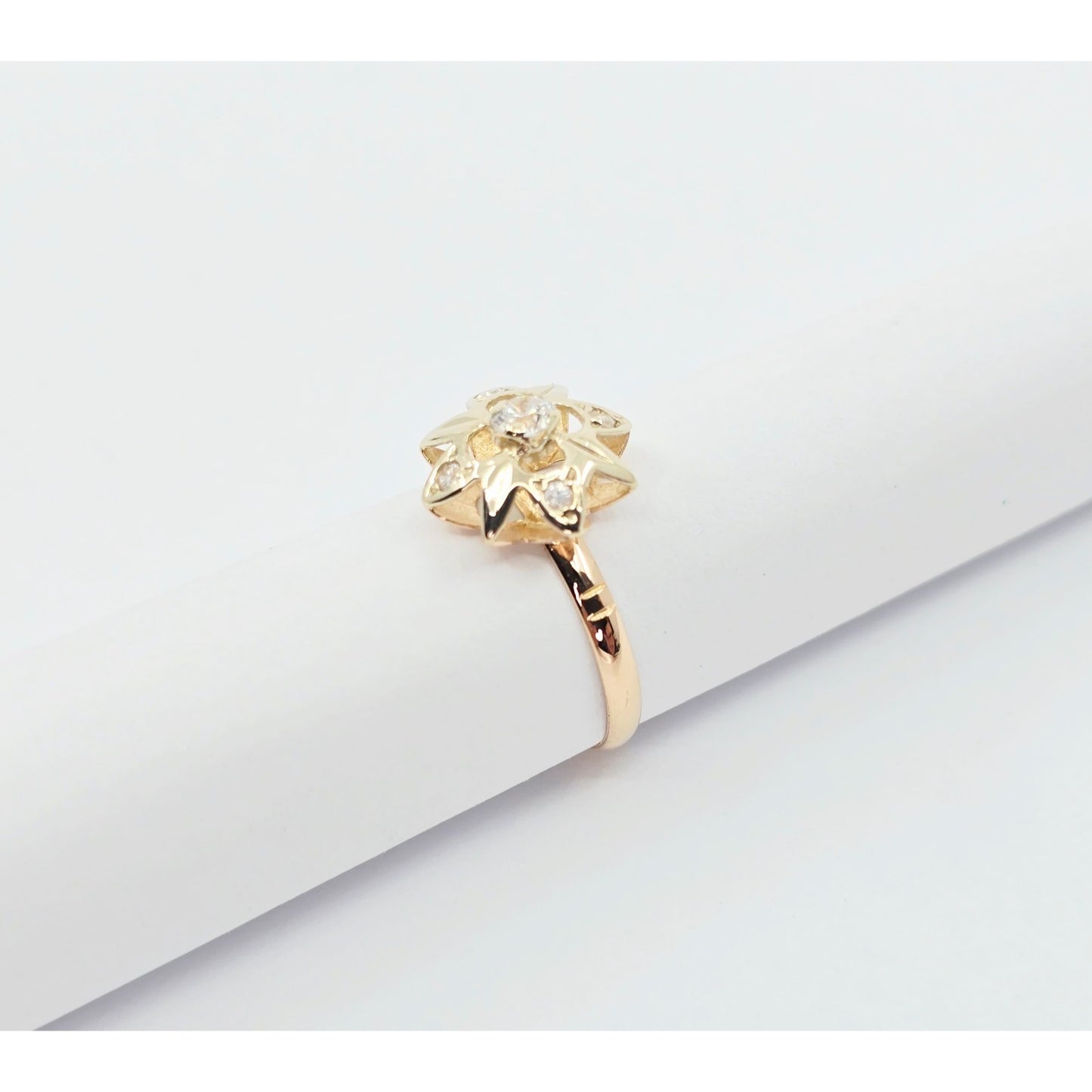 Vintage 14K Two Tone Gold Star Shaped CZ Ring