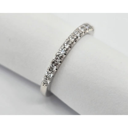 Thin 18K White Gold Single Row Round Cut Diamond Wedding Band Ring