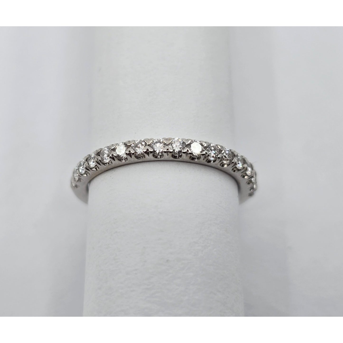 Thin 18K White Gold Single Row Round Cut Diamond Wedding Band Ring