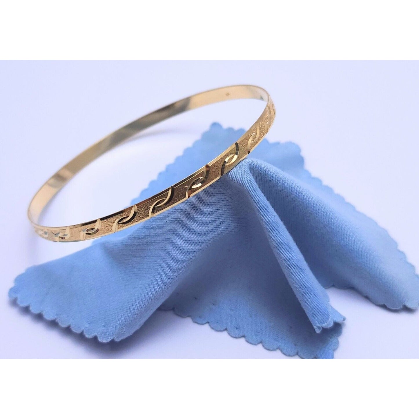 14K Yellow Gold Diamond Cut Dust Bangle Bracelet