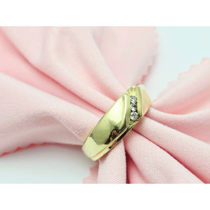 18K Yellow Gold 3 Stone Diamond Band Ring