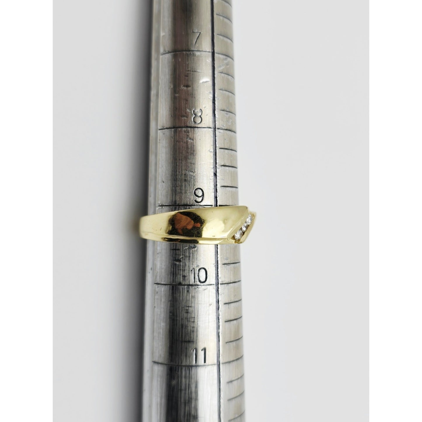 18K Yellow Gold 3 Stone Diamond Band Ring