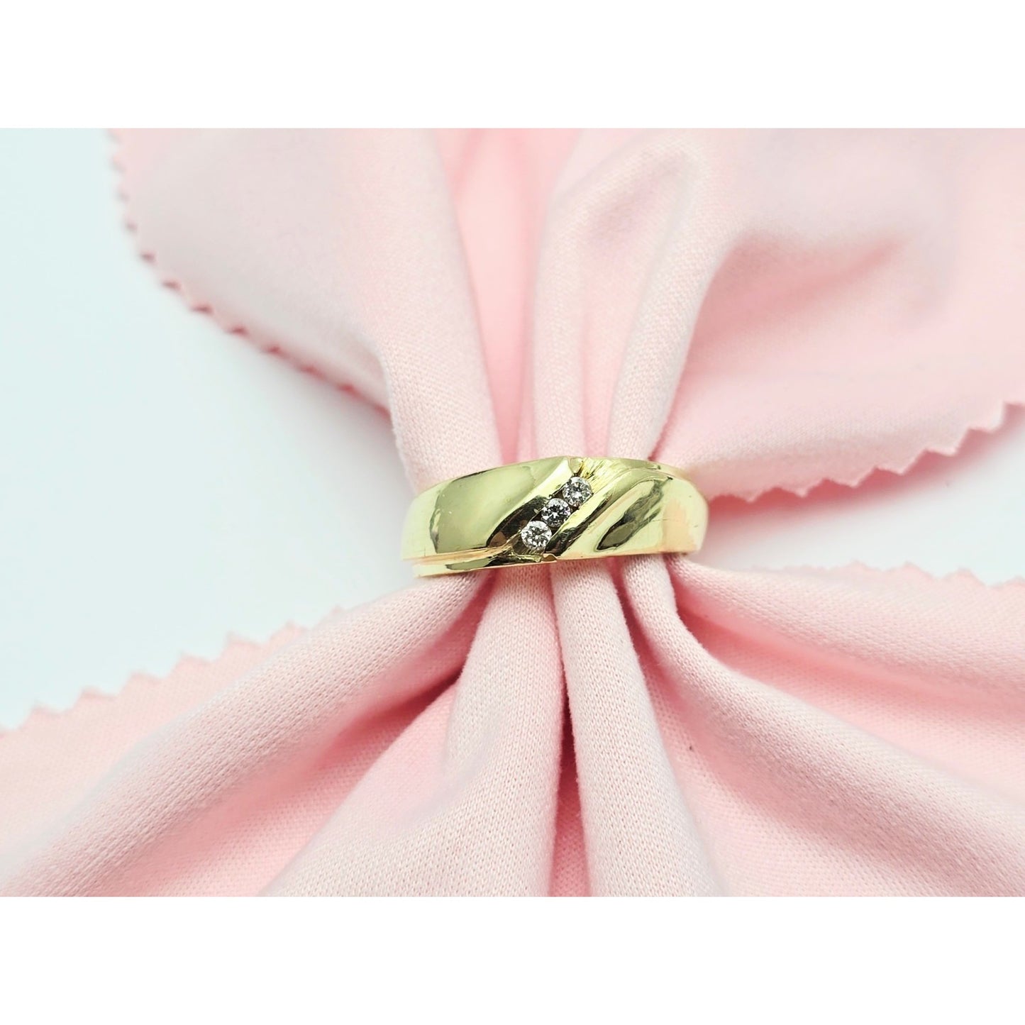 18K Yellow Gold 3 Stone Diamond Band Ring