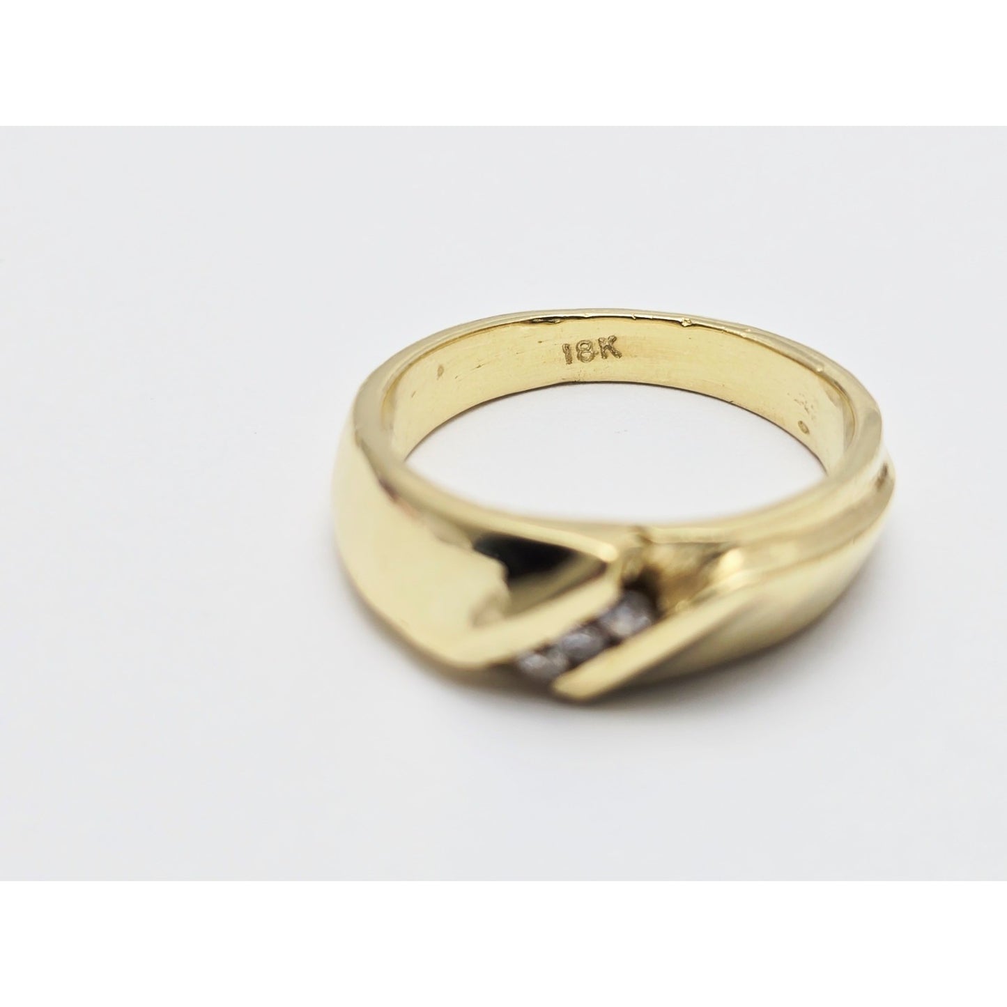 18K Yellow Gold 3 Stone Diamond Band Ring