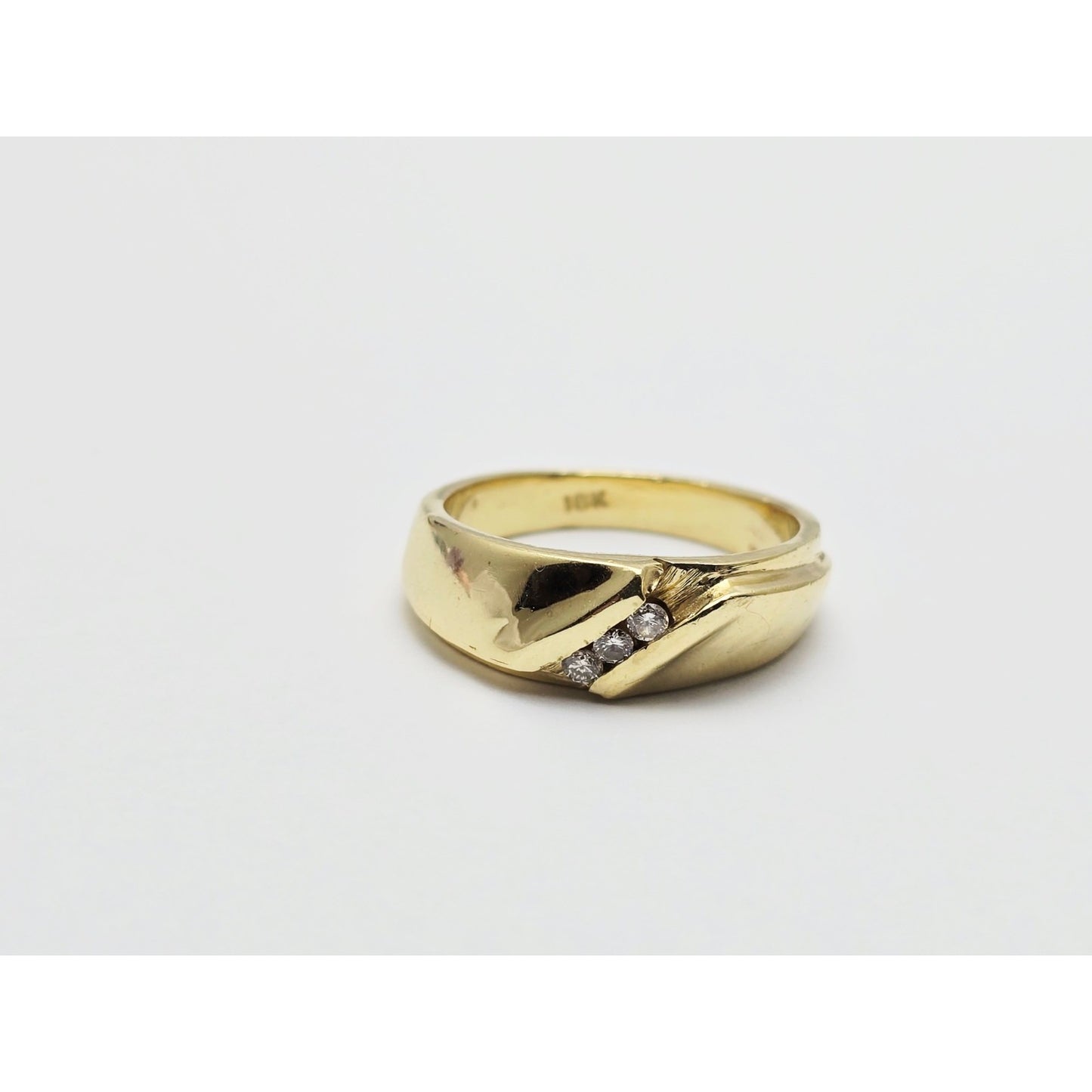 18K Yellow Gold 3 Stone Diamond Band Ring