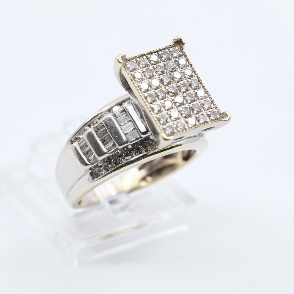 10K White Gold Round & Baguette Diamond Ring