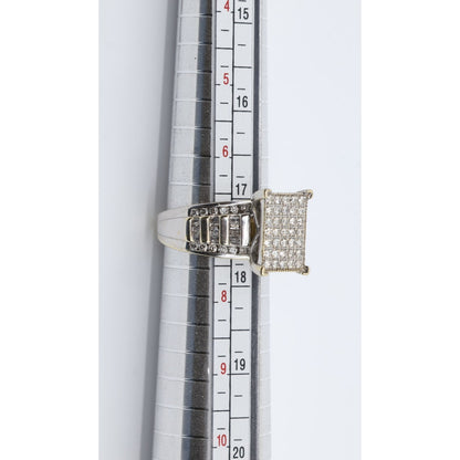 10K White Gold Round & Baguette Diamond Ring