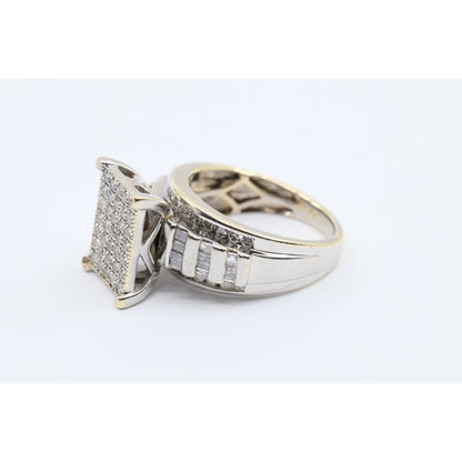 10K White Gold Round & Baguette Diamond Ring