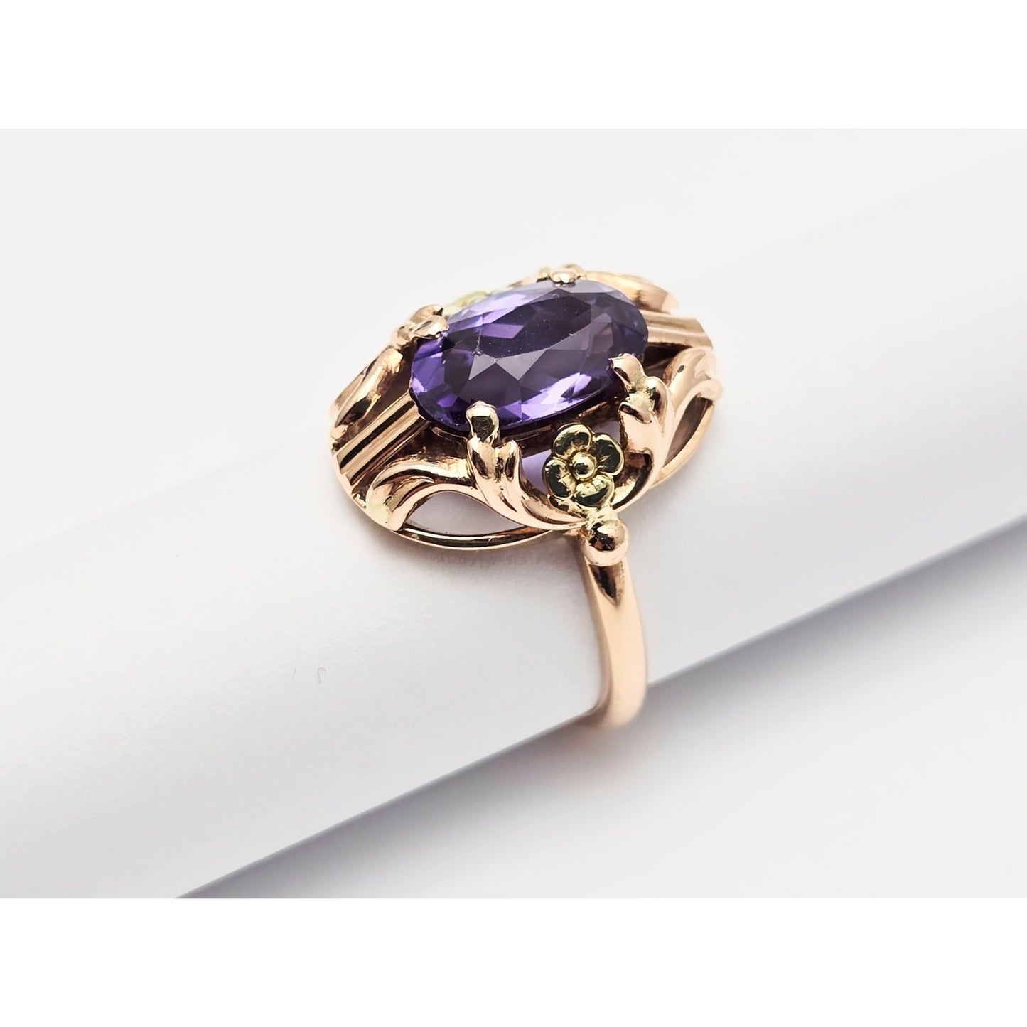 Vintage 14K Two Tone Gold Oval Sapphire Ring