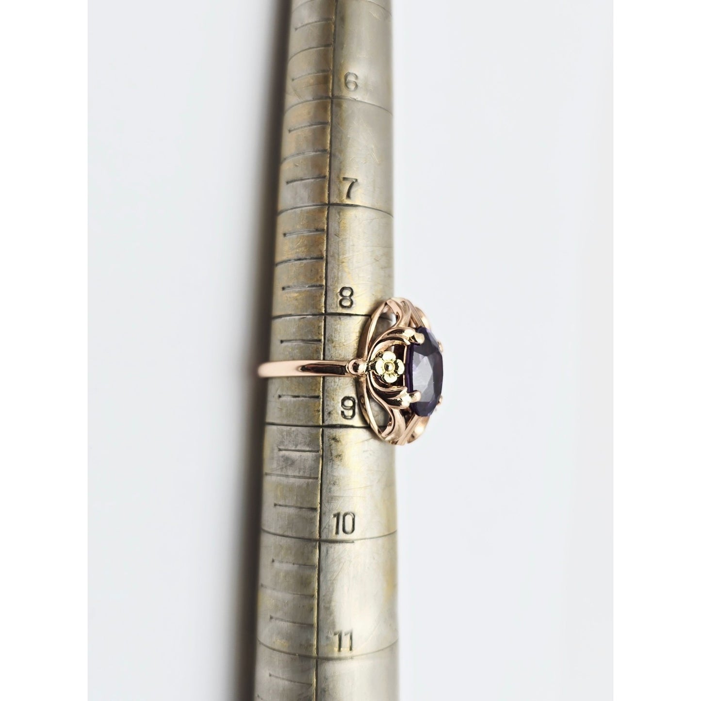 Vintage 14K Two Tone Gold Oval Sapphire Ring