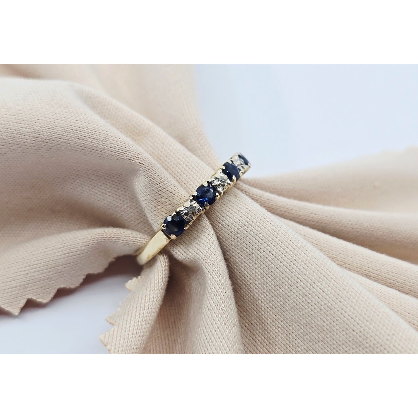 10K Yellow Gold Single Row Sapphire & Diamond Ring