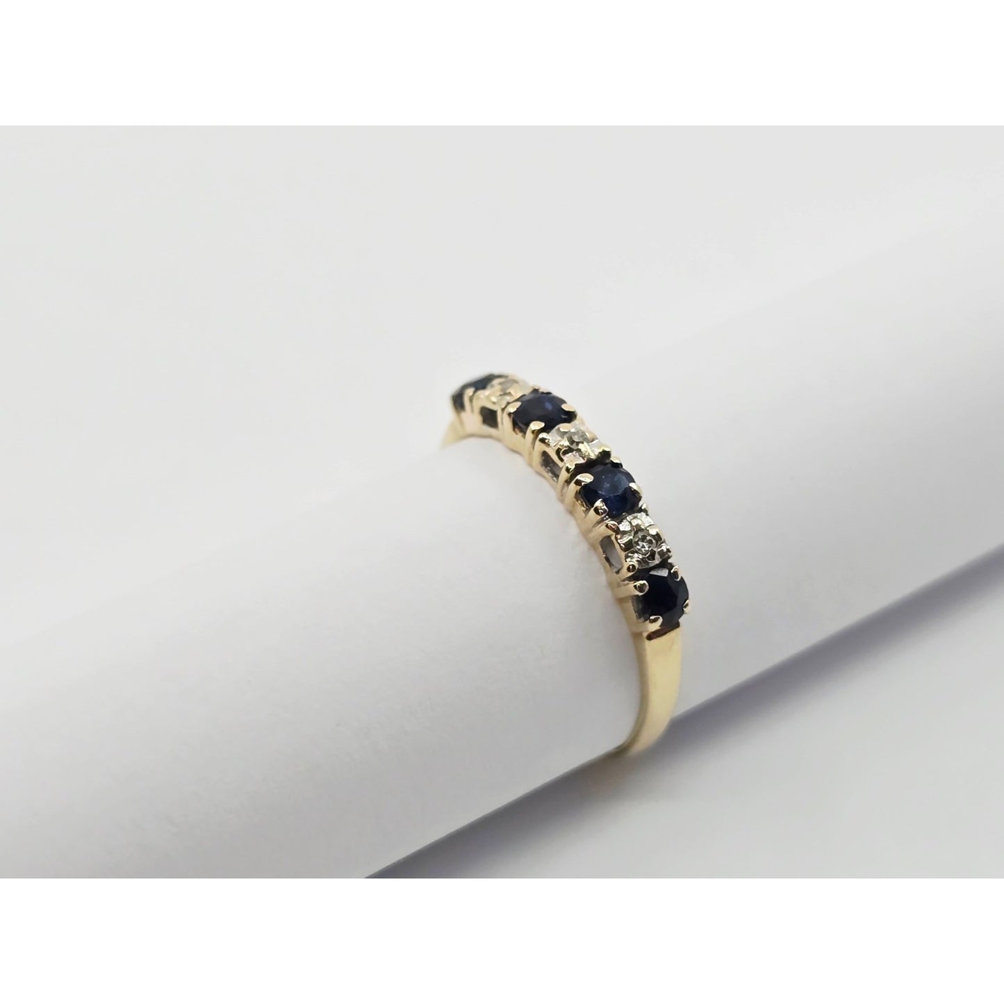 10K Yellow Gold Single Row Sapphire & Diamond Ring