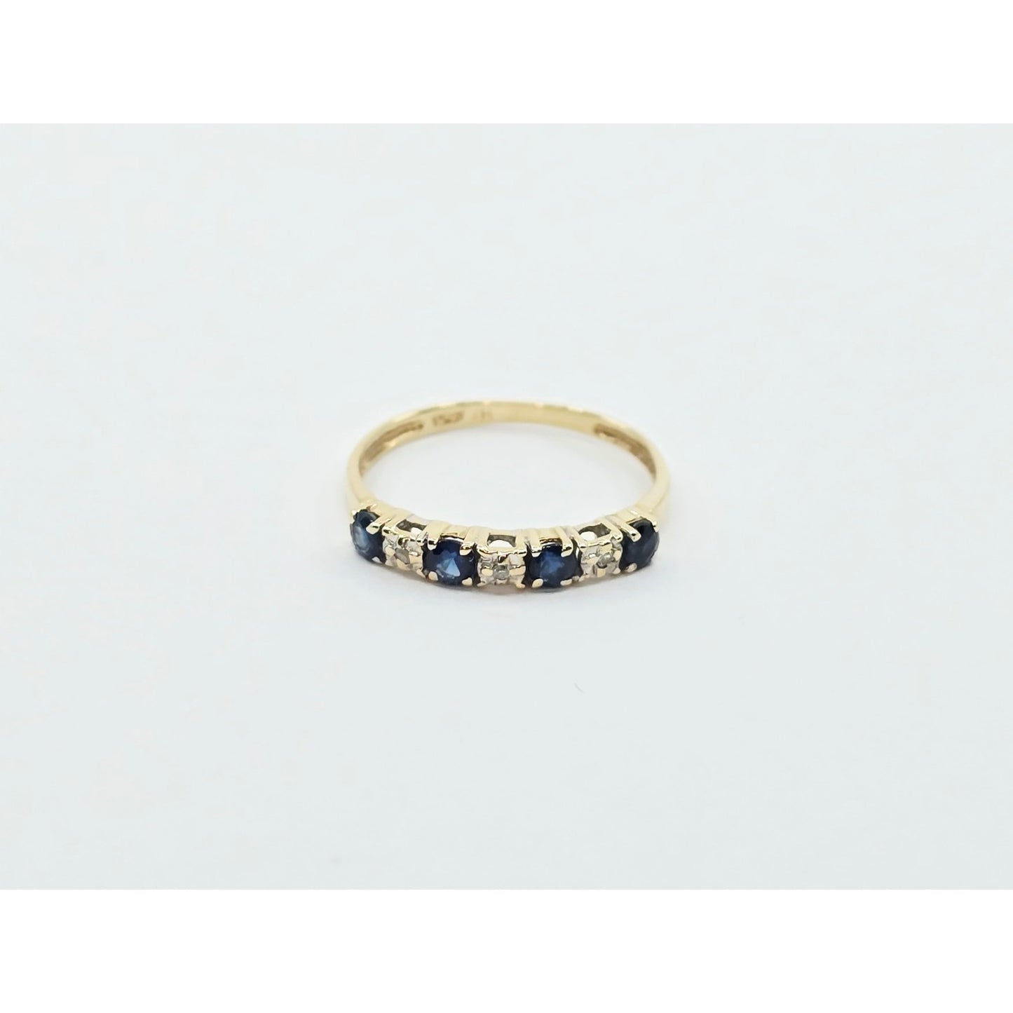 10K Yellow Gold Single Row Sapphire & Diamond Ring