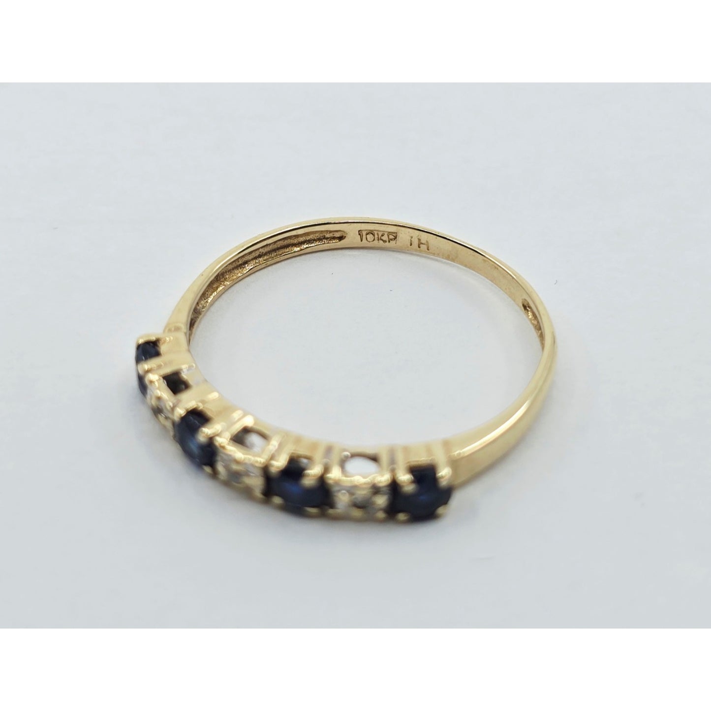 10K Yellow Gold Single Row Sapphire & Diamond Ring