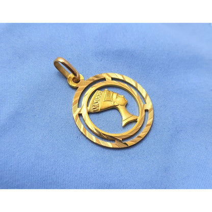 18K Yellow Gold Round Nefertiti Charm Pendant