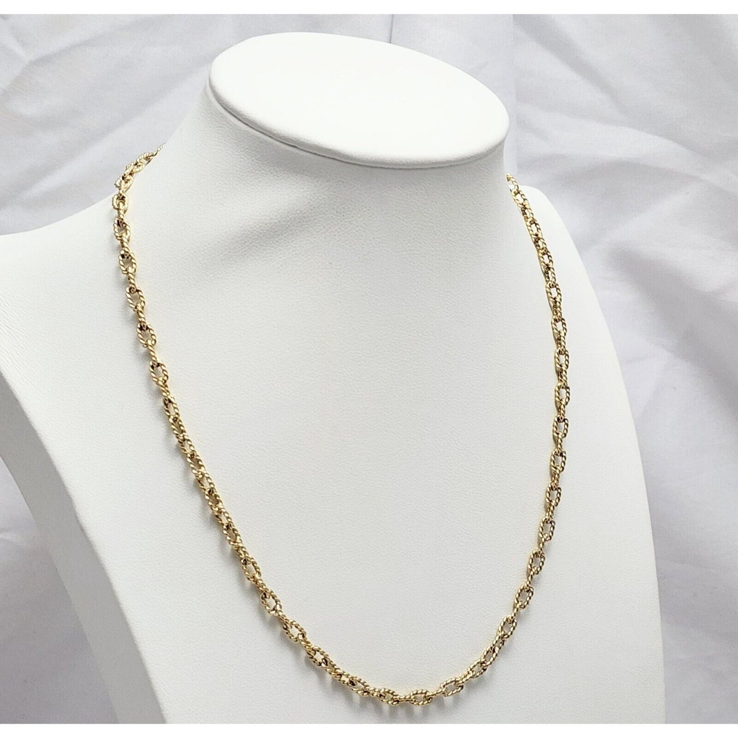 18K Yellow Gold Textured Twist Cable Link Chain Necklace