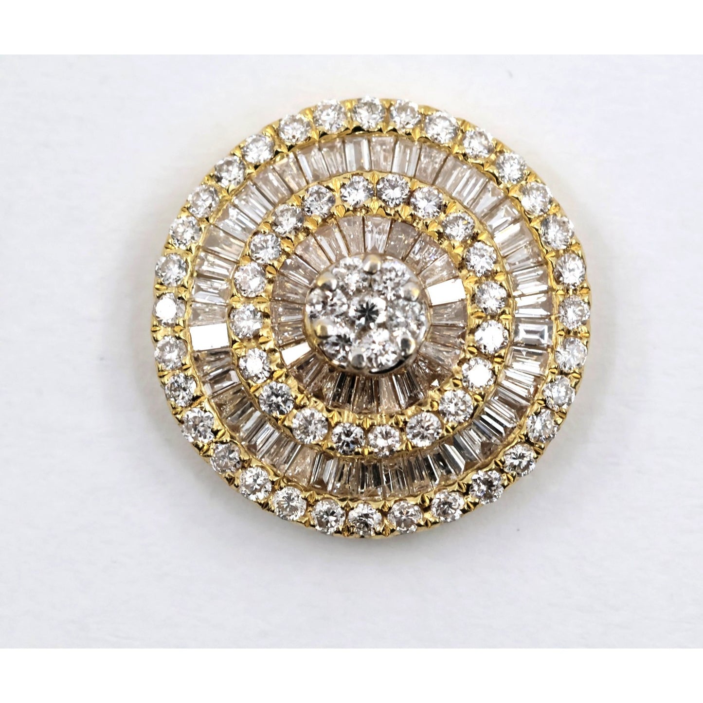 Single 18K Yellow Gold Baguette & Round Diamond Stud Earring