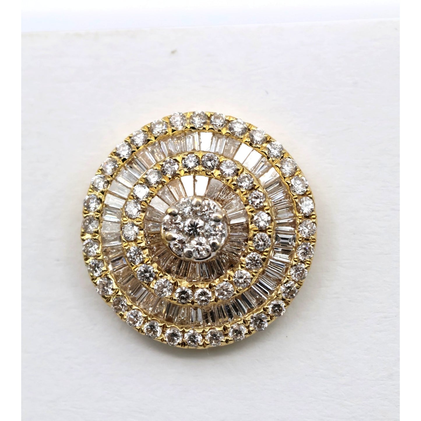 Single 18K Yellow Gold Baguette & Round Diamond Stud Earring