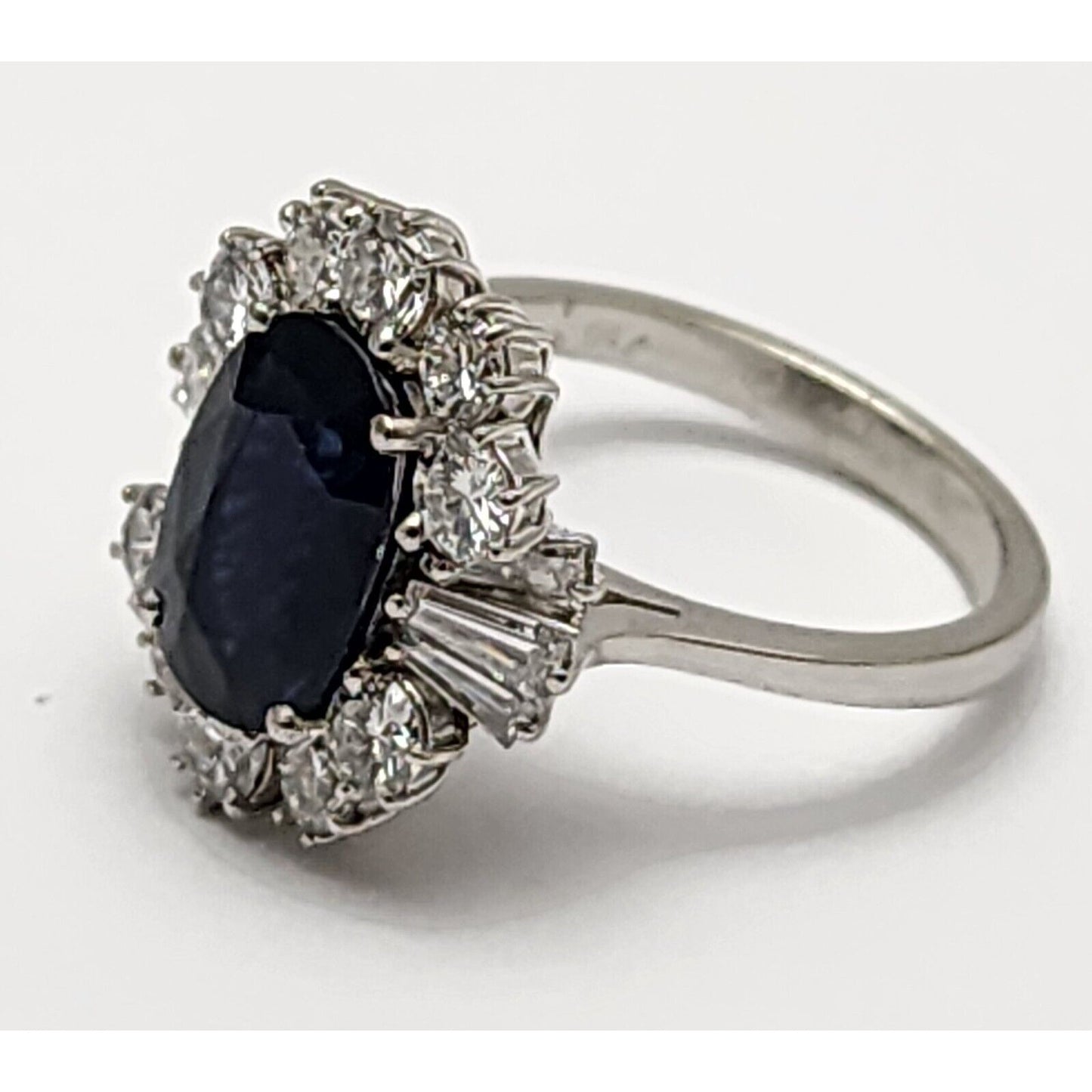 18K White Gold Sapphire & Diamond Ring