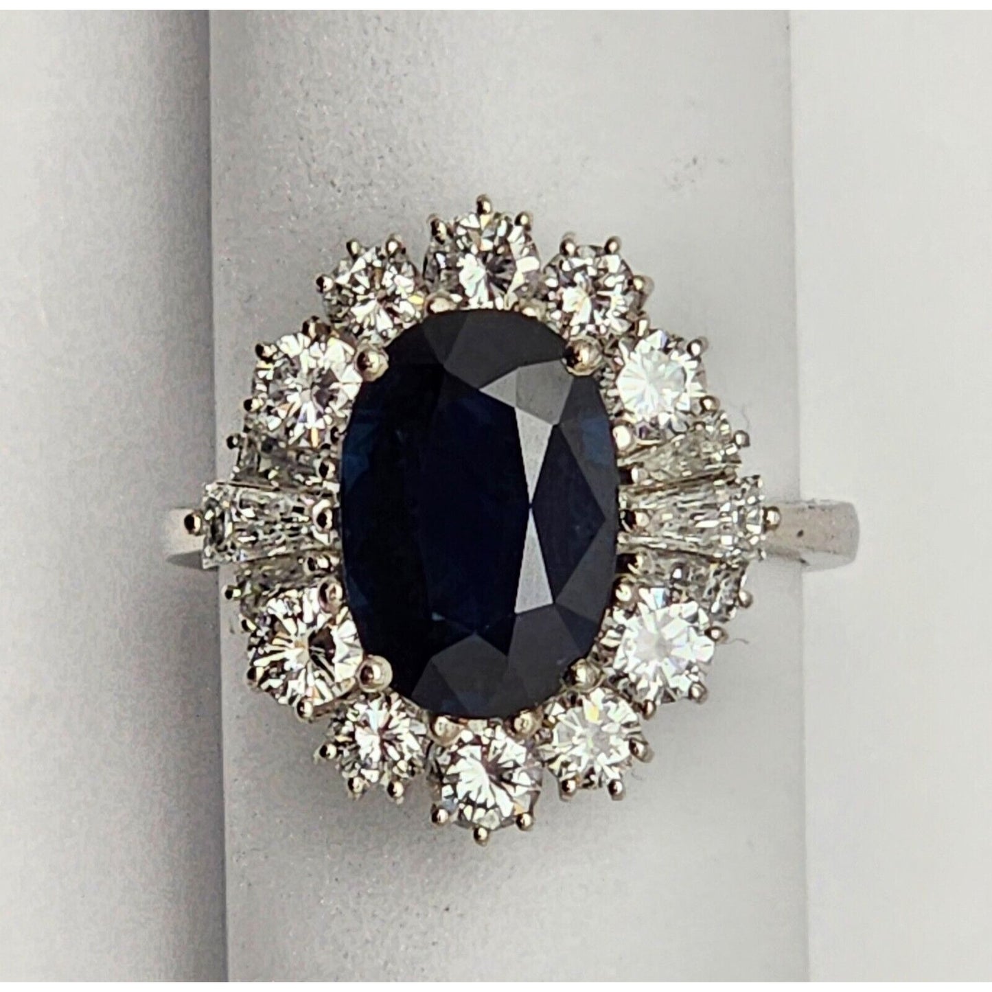 18K White Gold Sapphire & Diamond Ring