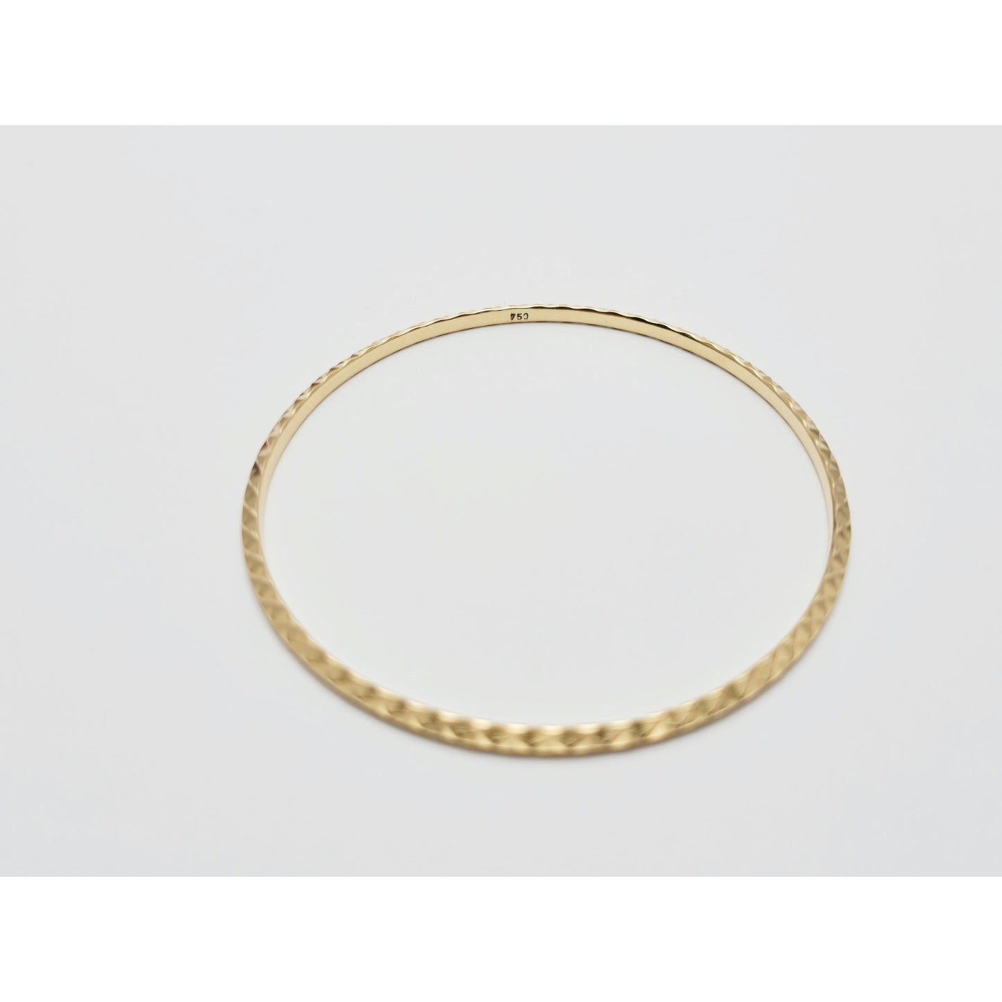 17K Yellow Gold Diamond Cut Bangle Bracelet