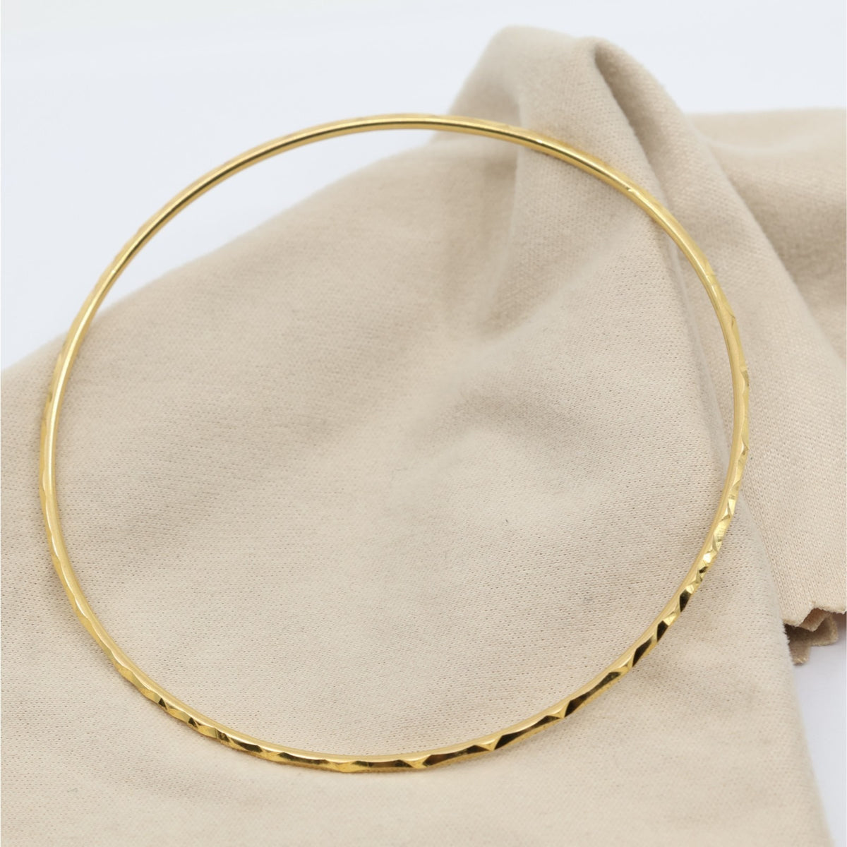 18K Yellow Gold Diamond Cut Bangle Bracelet