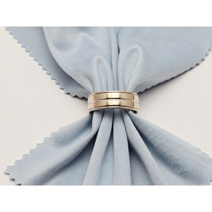 18K White Gold Polished Lined Wedding Band Ring