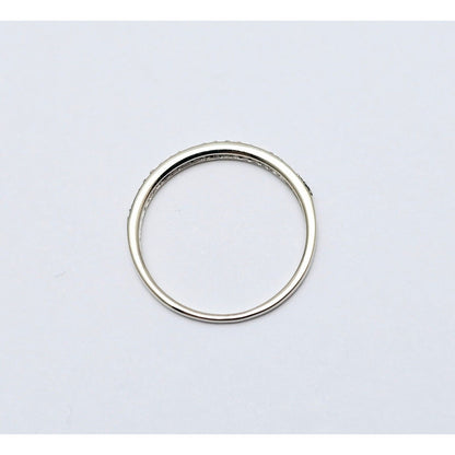 10K White Gold Single Row Green Diamond Wedding Band Ring