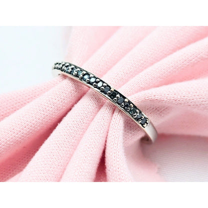 10K White Gold Single Row Green Diamond Wedding Band Ring