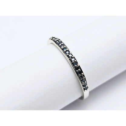 10K White Gold Single Row Green Diamond Wedding Band Ring
